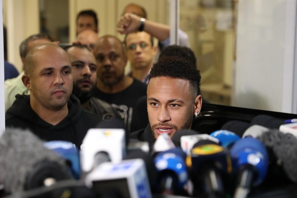 Neymar Jr. se perderá la Copa América debido a una lesión en el tobillo.