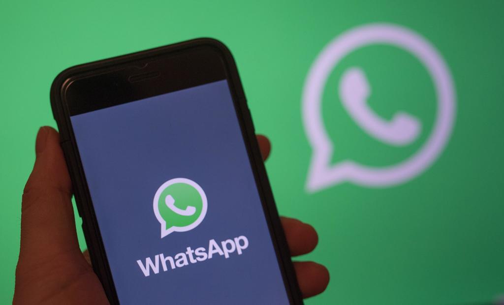 WABetaInfo, sitio dedicado a las actualizaciones de dispositivos móviles, volvió a hacer mención de un nuevo botón en WhatsApp. (ARCHIVO)
