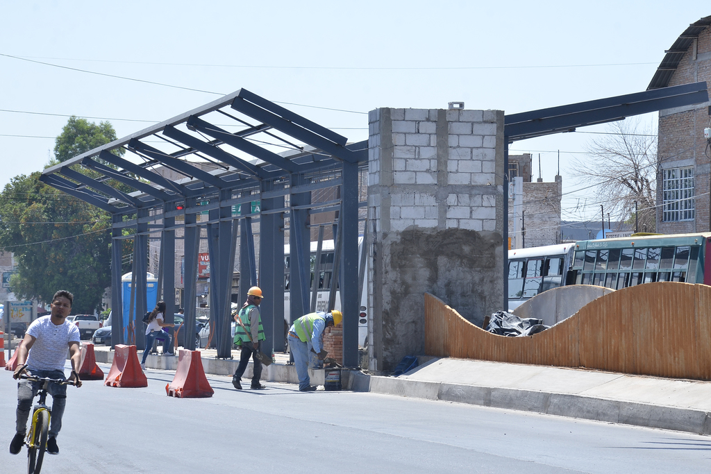 La obra civil del Metrobús Laguna lleva un avance de más del 85 por ciento, según informó a finales de mayo de este año el Gobierno del Estado de Coahuila.