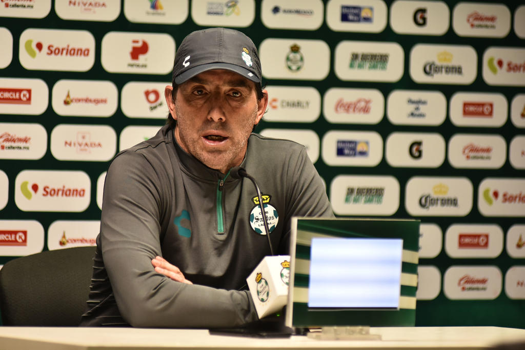 Guillermo Almada, técnico de Santos Laguna, habló ayer de las características de Gorriarán. (Erick Sotomayor)