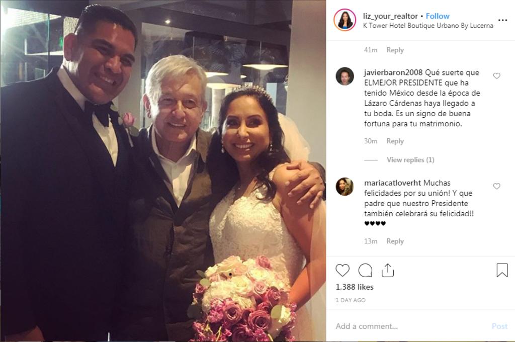 A través de redes sociales, la novia Liz García, compartió una imagen en la que se le ve con su esposo y el mandatario mexicano. 'Como cuando el #Presidente de #México llega a tu #boda! #AMLO #Tijuana', indicó en el post realizado en Instagram.
