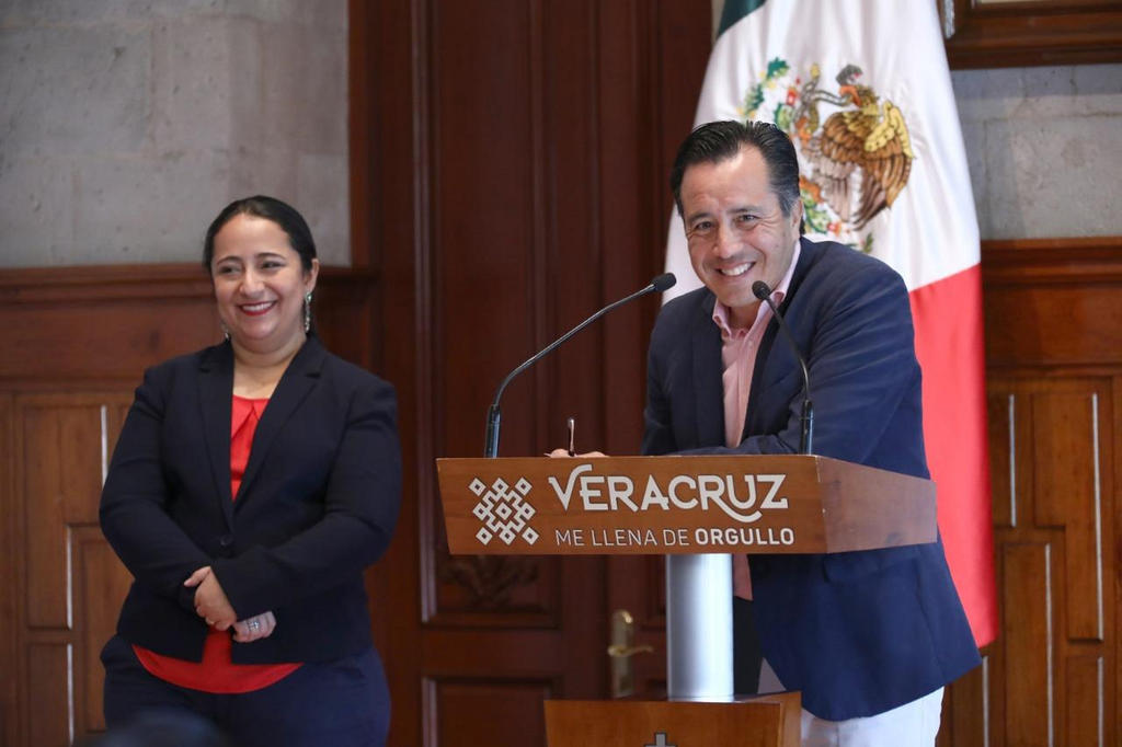  La Secretaría de Turismo y Cultura de Veracruz asignó de manera directa contratos por 37 millones de pesos para la organización del Festival Internacional de Salsa, impulsado por el gobernador morenista, Cuitláhuac García Jiménez. (ARCHIVO)