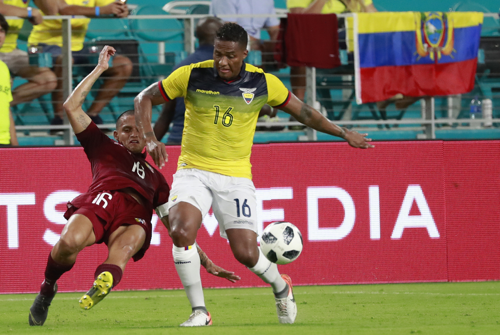 Los ecuatorianos tuvieron dos encuentros de preparación para la Copa América, teniendo como saldo un empate y una derrota. (AP)