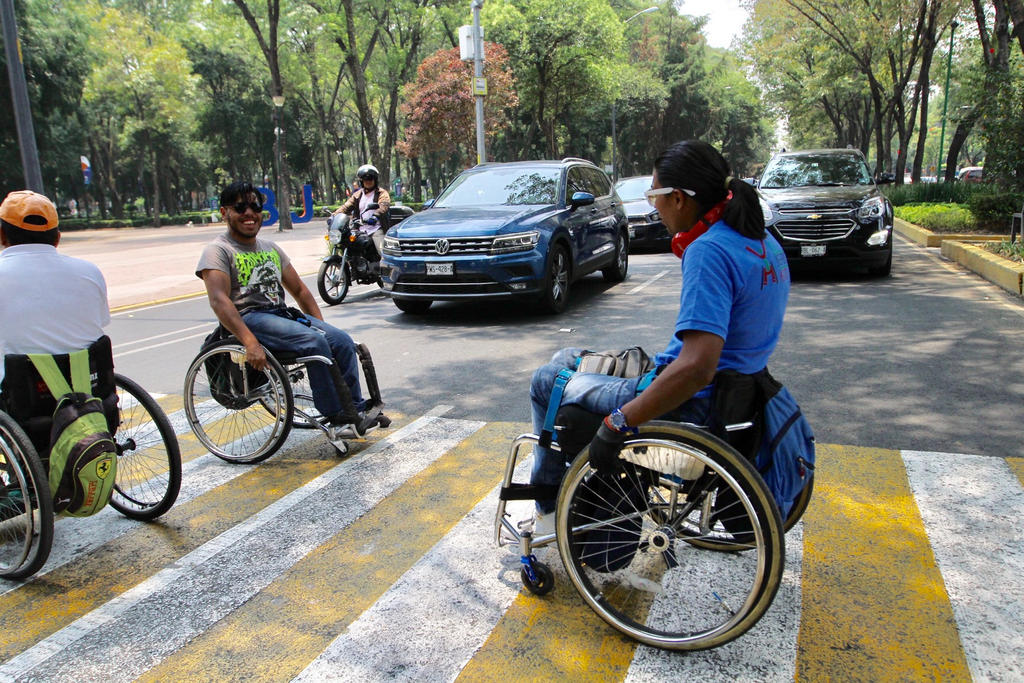 Luis Raúl González Pérez, presidente de la Comisión Nacional de los Derechos Humanos (CNDH), pidió al gobierno fortalecer la estrategia y el presupuesto para atender a personas con discapacidad. (ARCHIVO)
