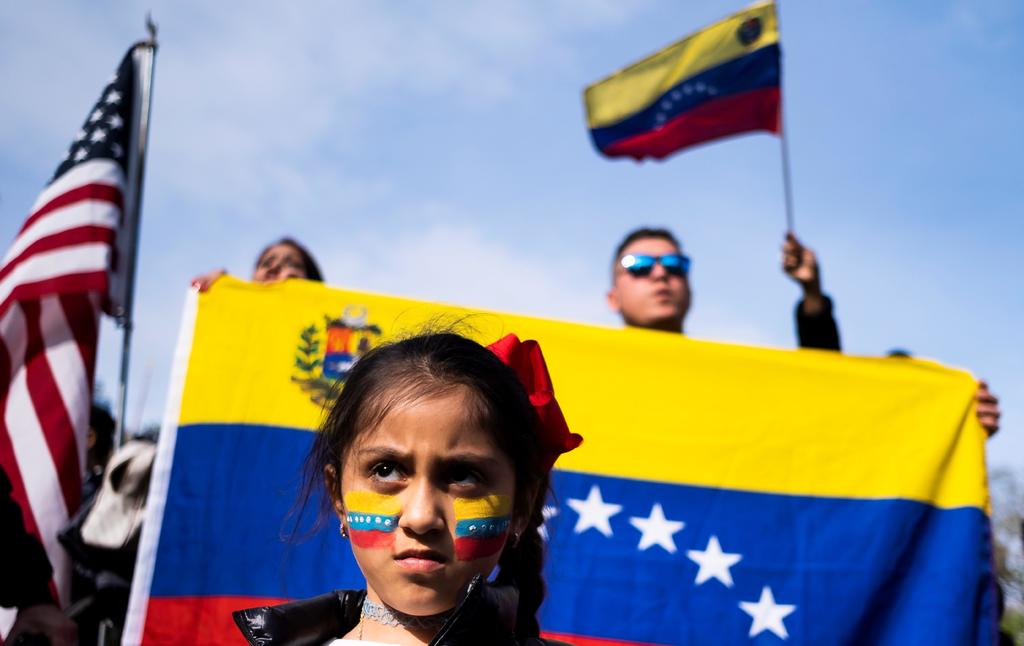 Analizan protección temporal a venezolanos