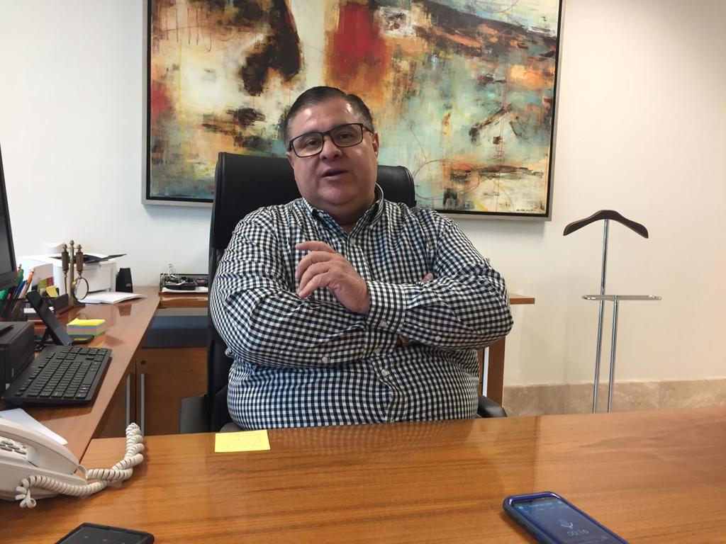 Sergio Lara Galván, secretario del Ayuntamiento de Torreón, dijo que será necesario entablar comunicación con la Iniciativa Privada para efectos de coordinarse en materia municipal y posteriormente en el tema metropolitano. (EL SIGLO DE TORREÓN)
