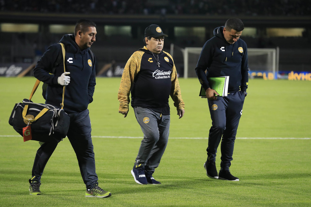 Diego Armando Maradona, llegó a dos finales con Dorados de Sinaloa, siendo vencido en ambas por el Atlético de San Luis. (ARCHIVO)