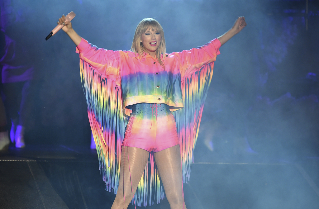 Canción. Swift reta a homofóbicos en su nuevo tema.