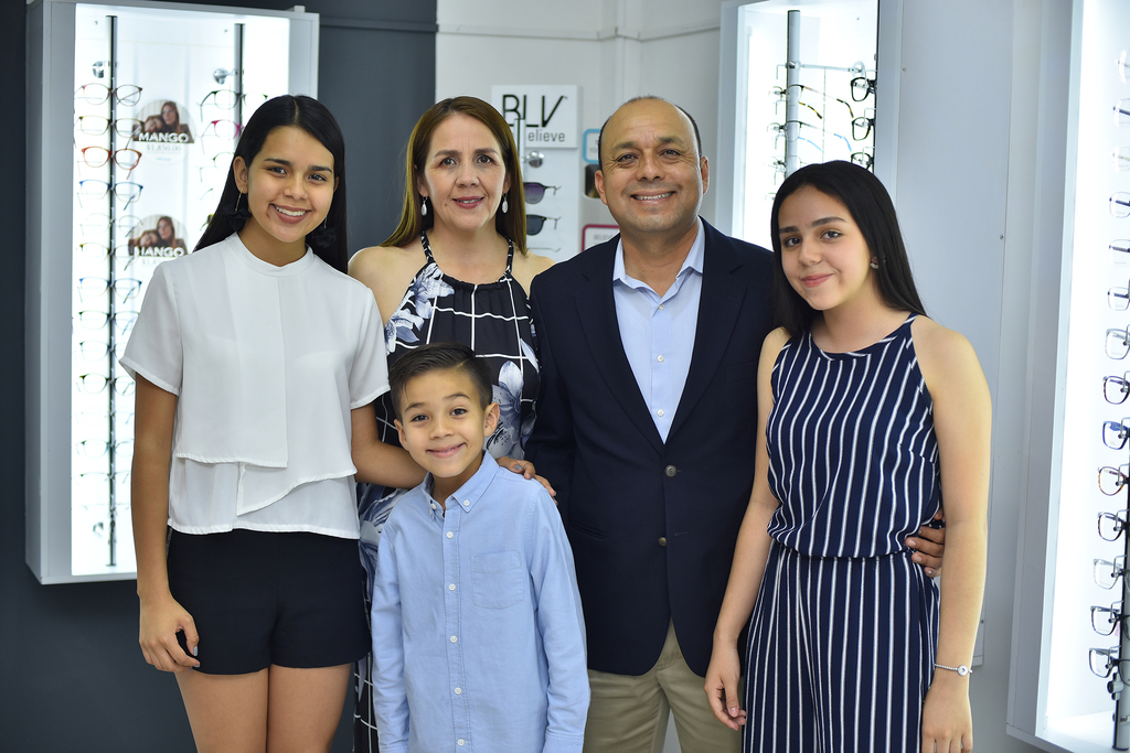 Cristina, Diego, Laura, Francisco y Paola.