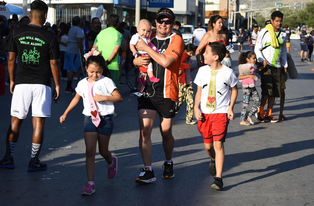 Se verificó en Torreón la XVIII Carrera Atlética del Día del Padre. (EL SIGLO DE TORREÓN)