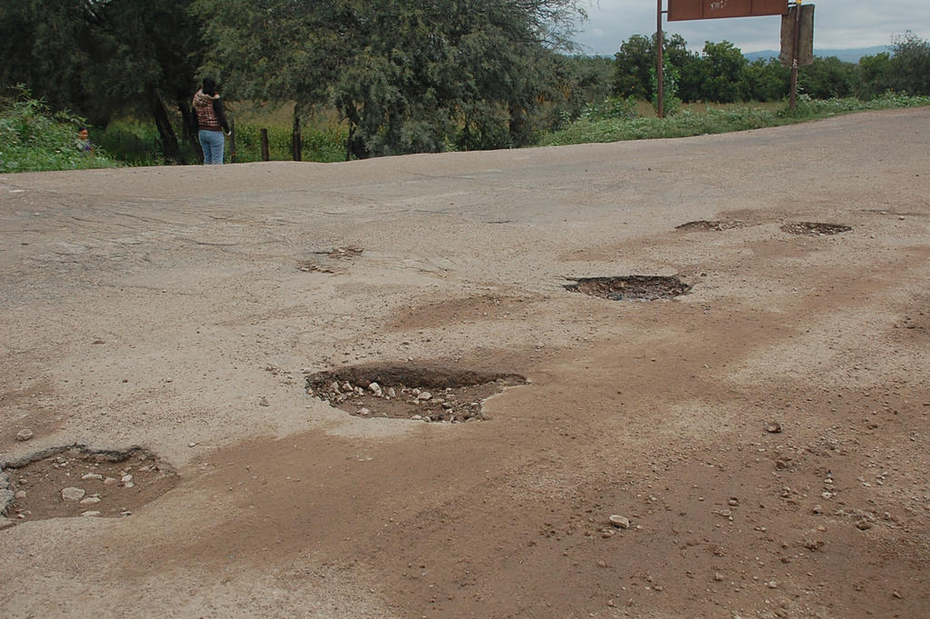 La presente administración recibió la red carretera libre de peaje con un 35 por ciento en mal estado, principalmente en los estados de Veracruz, Jalisco y Oaxaca. (ARCHIVO)