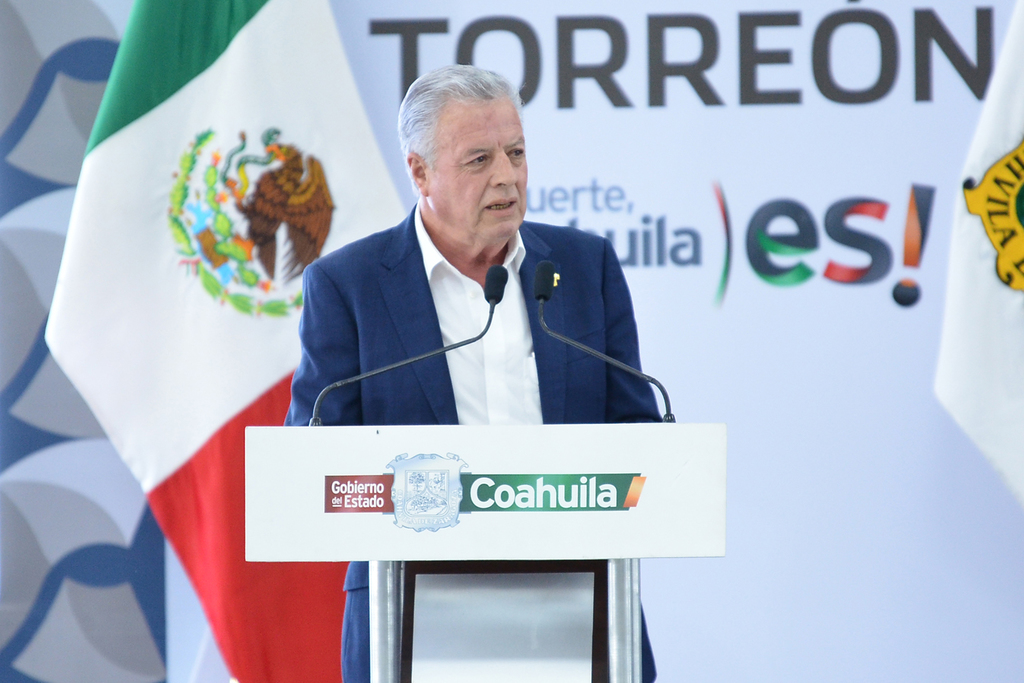 Jorge Zermeño criticó el evento del presidente López Obrador en Gómez Palacio, acusó 'intereses oscuros' entre los asistentes. (FERNANDO COMPEÁN)