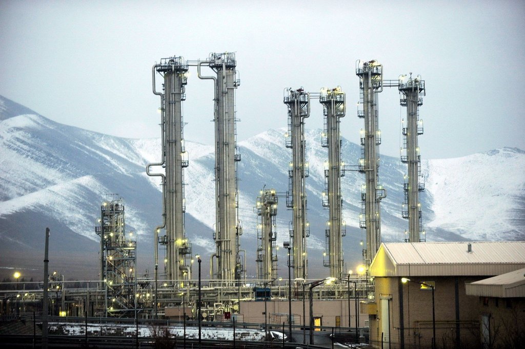 Irán superará en 10 días su reserva límite de uranio y mantiene su ultimátum. En la imagen, el reactor de agua pesada de la ciudad de Arak. (EFE)