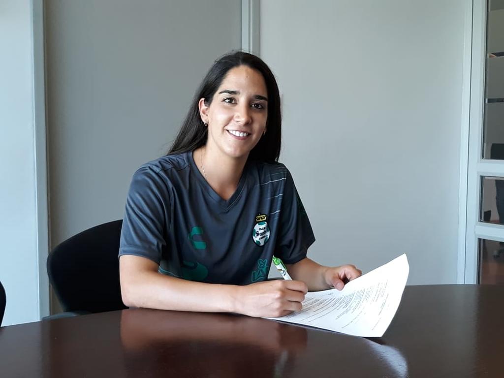 La nueva pupila de Jorge Macías con las Guerreras, debutó en la Liga MX Femenil el 29 de julio de 2017 con el conjunto de La Fiera. (EL SIGLO DE TORREÓN)