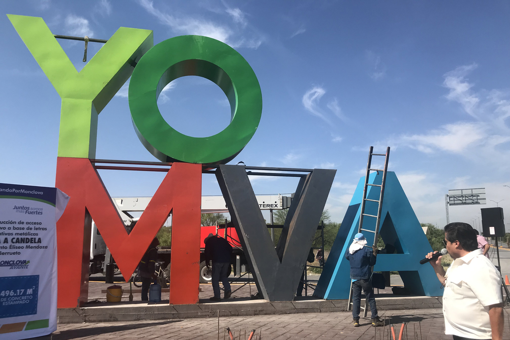 El monumento de letras es de cuatro metros de alto por 4.65 de largo y pone a Monclova con la ciudad con el logo más grande.