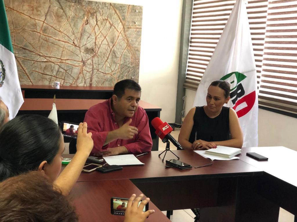 Eduardo Olmos Castro coordinará la campaña de Alejandro Moreno en Coahuila, de cara a las elecciones nacionales en el PRI. (EL SIGLO DE TORREÓN)