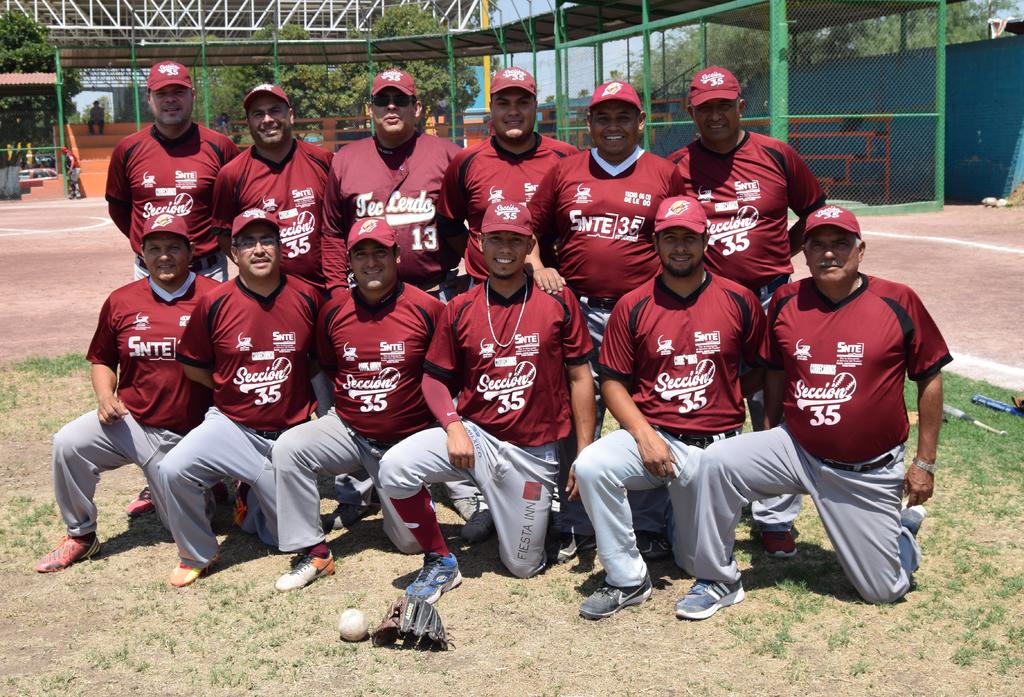 A punto de llegar a su final, se encuentra el primer torneo 2019 de la Liga Magisterial de Softbol de la sección 35 del SNTE. (ARCHIVO)