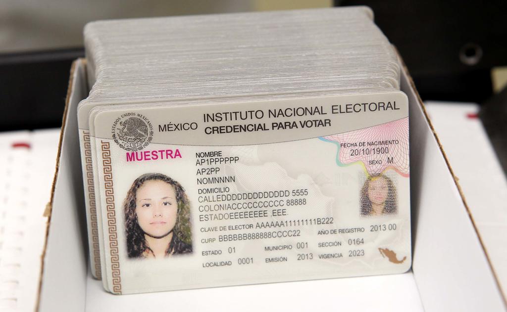 La Junta Local Ejecutiva del Instituto Nacional Electoral (INE) en Querétaro trituró 33 mil 766 formatos de credencial para votar con fotografía, los cuales ya no tienen validez por diversas razones. (ARCHIVO)