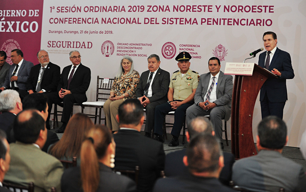 El Gobernador estuvo acompañado del General Sergio Alberto Martínez Castuera.