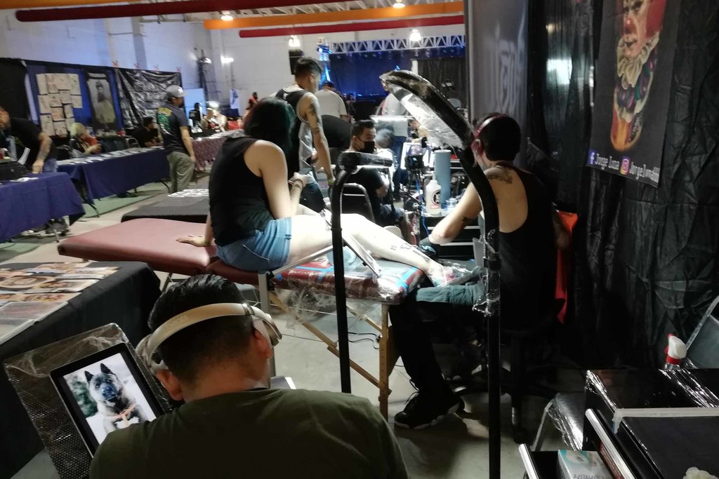 Artistas en el tatuaje señalan que el estigma por usar un tatuaje ha desaparecido en la ciudad, por lo que hay interés en el mercado. (EL SIGLO DE TORREÓN)