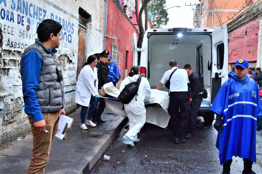 Durante el pasado mes de mayo se registraron 164 homicidios dolosos en la Ciudad de México, lo que representó un promedio de 5.2 personas asesinadas cada día, por lo que ha sido señalado como el periodo más violento del que se tenga registro en la capital de país. (ARCHIVO)
