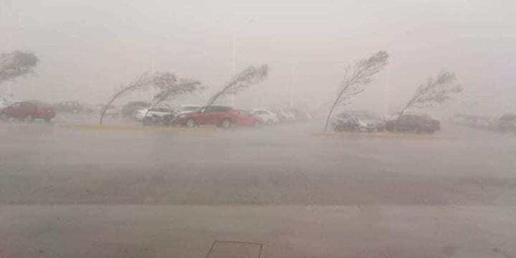 Una nueva tormenta eléctrica se dejó sentir en Monclova, y dejó daños a su paso. (EL SIGLO COAHUILA)
