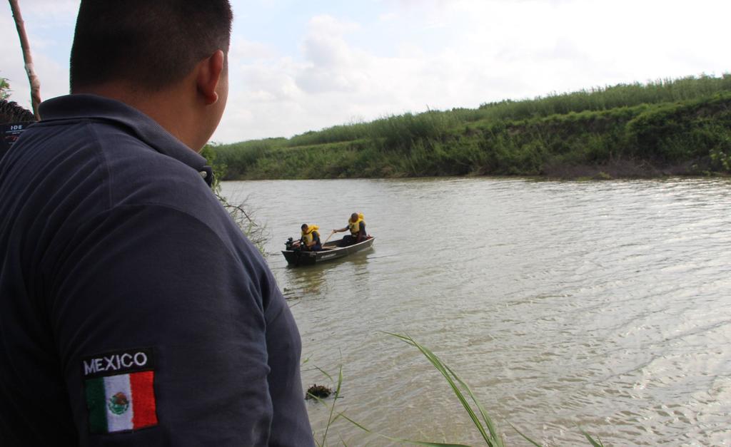 El Gobierno de El Salvador coordina con México la repatriación de los cadáveres de un padre y su hija de menos de dos años de edad fallecidos al intentar cruzar el río Bravo, informó este martes la canciller del país centroamericano, Alexandra Hill. (EFE)