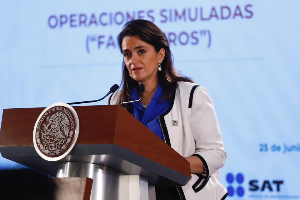 Margarita Ríos-Fajart, titular del SAT, señaló que se pierden
354 mil millones de pesos por facturas simuladas. (ARCHIVO)