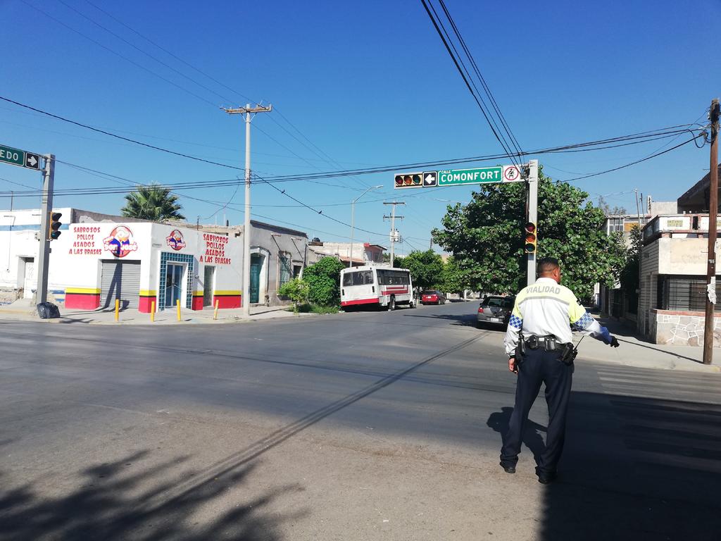 Por la Comonfort hay elementos pedestres, y en la Madero en motocicletas, desde la avenida Hidalgo hasta la Corregidora. (EL SIGLO DE TORREÓN)