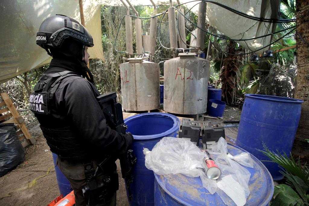 Los laboratorios operados por el narco mexicano para la elaboración de metanfetaminas no sólo han aumentado sus capacidades de calidad y producción, ya surten a clientes más allá del mercado norteamericano, sostiene el Reporte Mundial de Drogas 2019 de las Naciones Unidas. (ARCHIVO)a