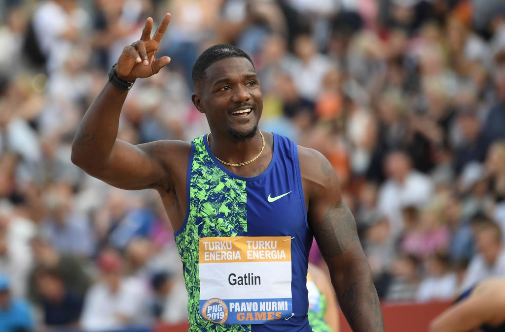 Justin Gatlin, ganador de la medalla de oro en Atenas 2004 en los 100 metros, correrá en el relevo 4x100 de Estados Unidos. (EFE)