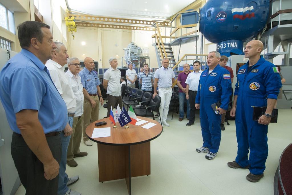 Se sometieron al segundo día de exámenes en los simuladores del Centro de Preparación de Cosmonautas. (TWITTER)