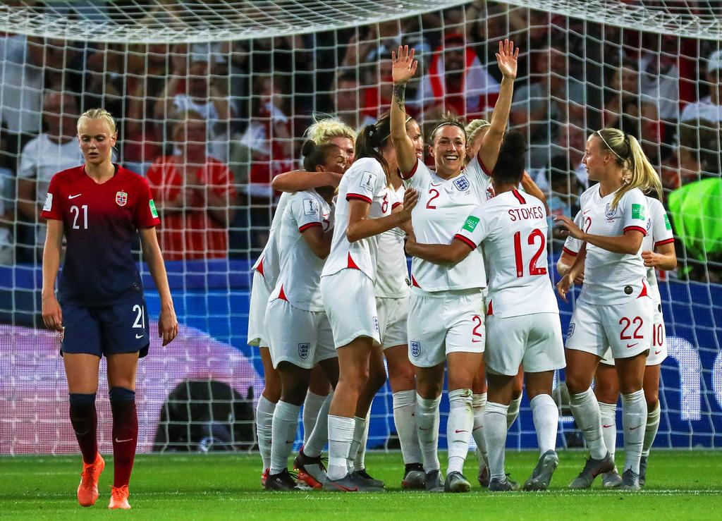 Inglaterra es la primer invitada a las semifinales del Mundial Femenil. (EFE)