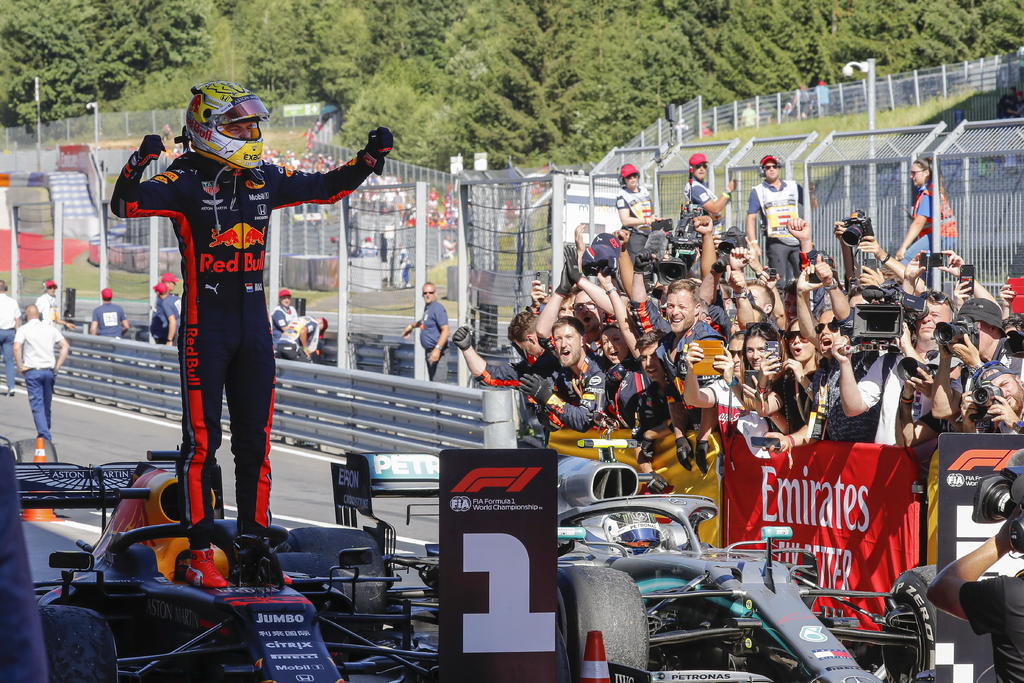 Max Verstappen celebra tras su segundo triunfo consecutivo en Austria. (EFE)