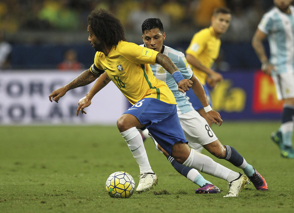 Brasil y Argentina se enfrentarán este martes por un puesto en la final de la Copa América. (ARCHIVO)