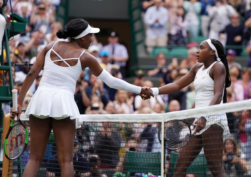 Con 24 años de diferencia, el encuentro entre Venus Williams y Cori Gauff se convirtió en el duelo generacional de Wimbledon. (AGENCIA)
