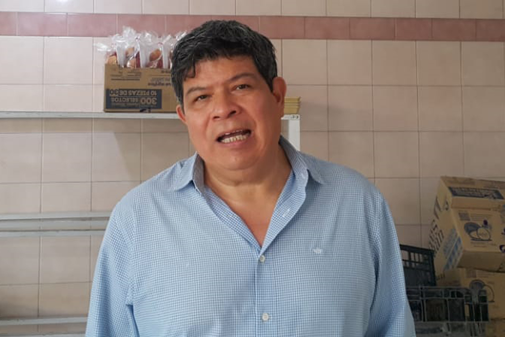 La permanencia de las panificadoras tradicionales, está en riesgo, dice Pedro Ávila. (EL SIGLO DE TORREÓN)