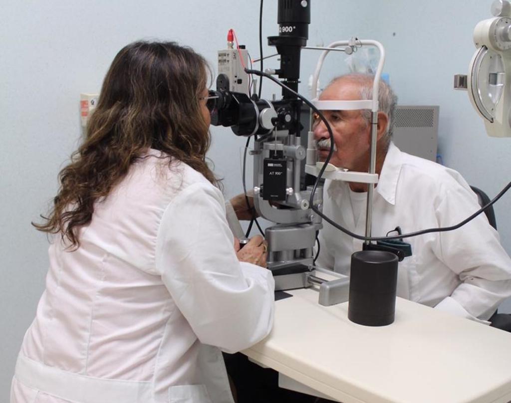 En total serán 250 aparatos auditivos y mil lentes de armazón los que se entregarán tras realizarse los diagnósticos en Saltillo y Torreón. (EL SIGLO DE TORREÓN)