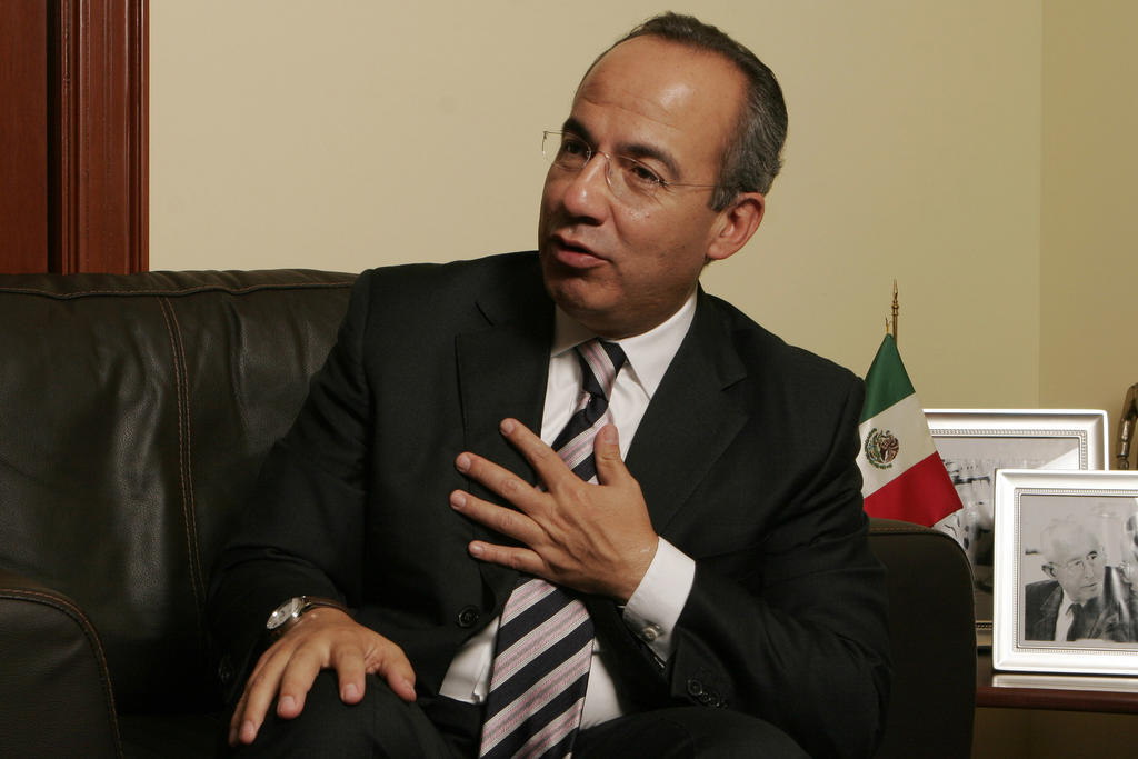 Elementos de la Policía Federal pidieron esta mañana que el expresidente de México, Felipe Calderón, sea su representante y defienda sus derechos laborales. (ARCHIVO)