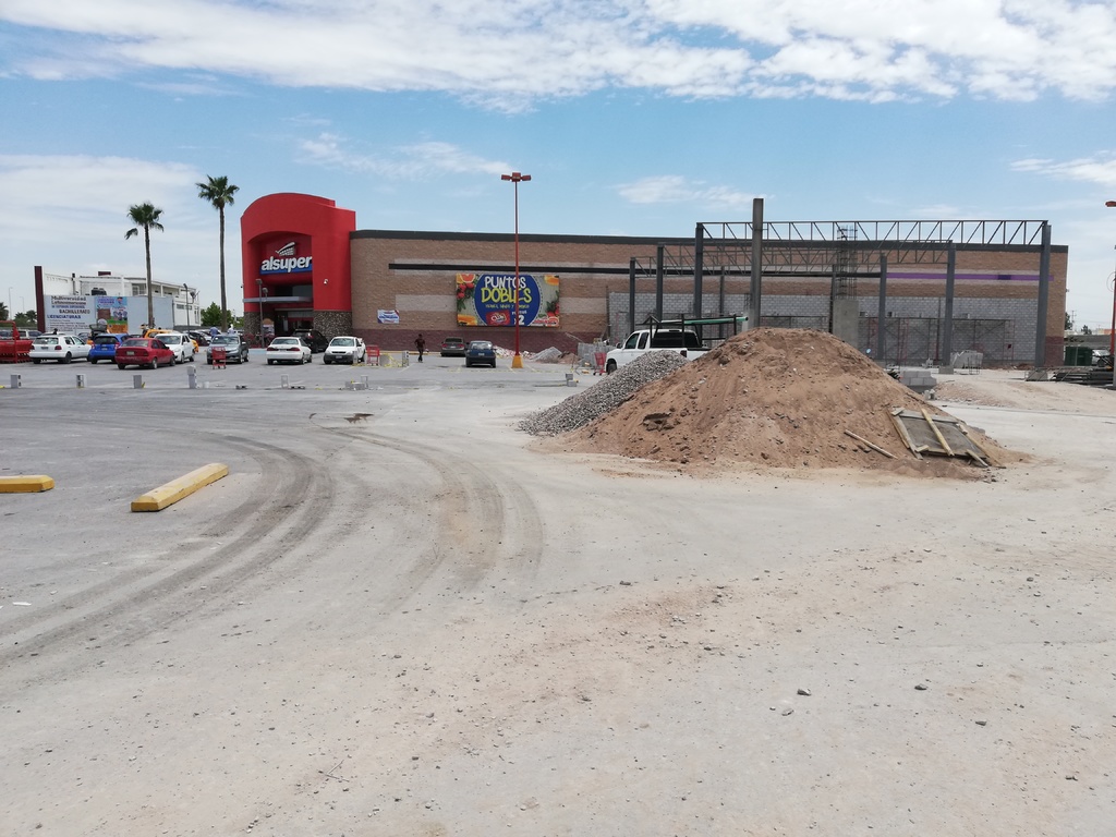 Además de la remodelación de la tienda de autoservicio, también se espera la construcción de un centro comercial. (ARCHIVO)