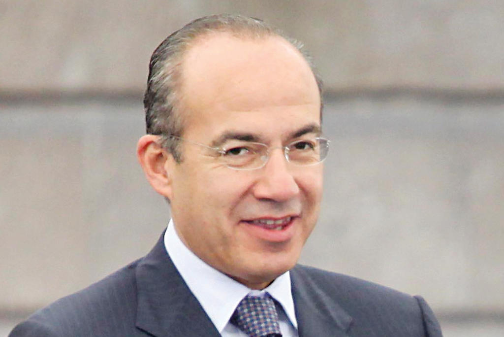 Felipe Calderón, quien renunció al PAN, junto con su esposa, Margarita Zavala, tienen el proyecto de fundar la organización México Libre, con atribuciones de partido político. (ARCHIVO)
