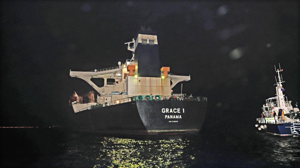Ante sospechas de que el petrolero Grace 1 se dirigía a Siria, fue interceptado en aguas frente al Peñón; Gibraltar extendió 14 días más el lapso de detención.