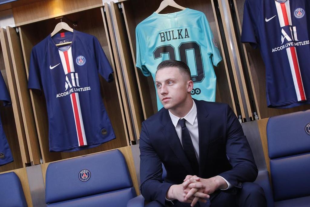 El París Saint Germain (PSG) anunció este sábado el fichaje para las dos próximas temporadas del joven guardameta polaco Marcin Bulka. (ESPECIAL)