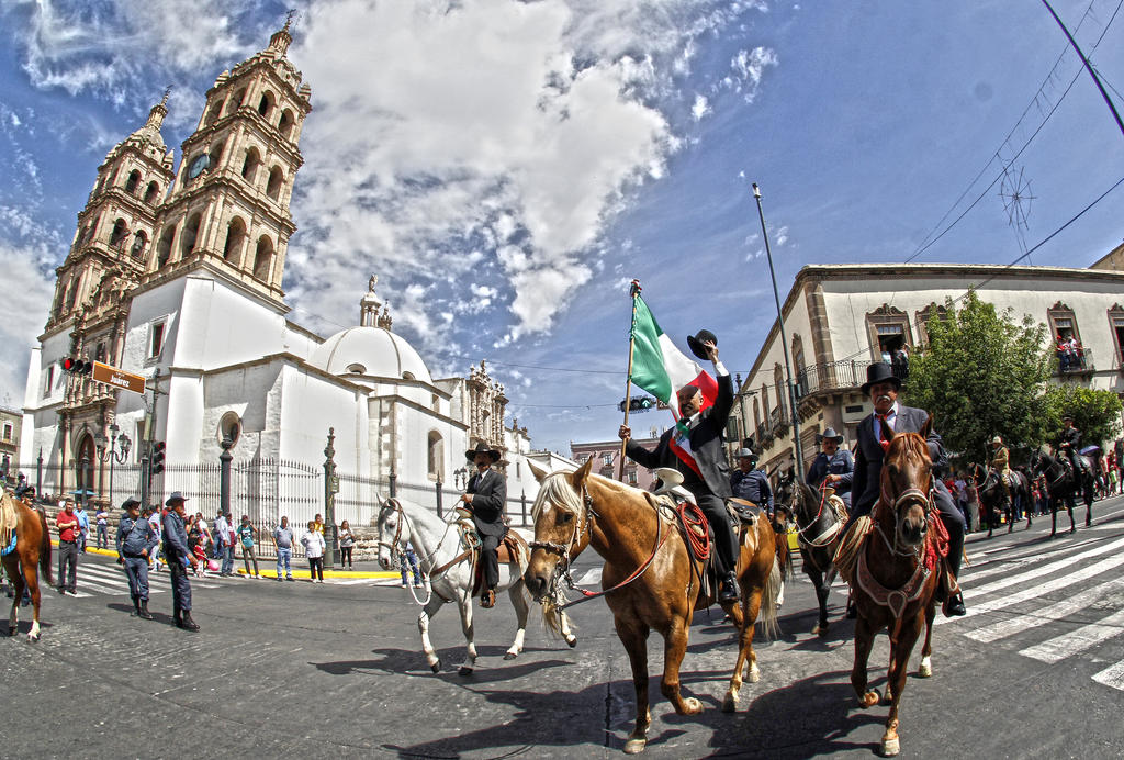 La ciudad es la más poblada y extensa de Durango y una joya turística particularmente por su Centro Histórico. (ARCHIVO)