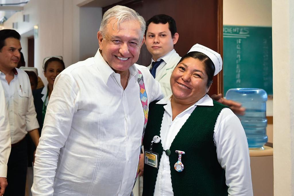 En un diálogo con la comunidad del Hospital Rural Venustiano Carranza, el Ejecutivo federal dijo que lejos de desaparecer, el programa IMSS Bienestar se fortalecerá. (TWITTER)