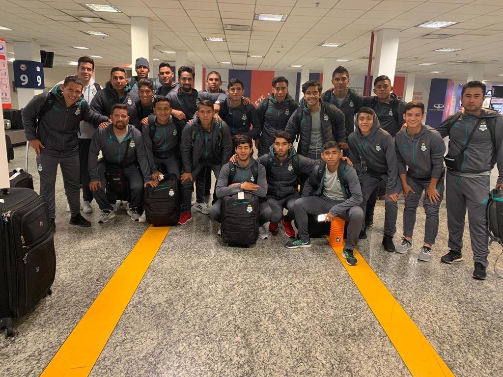 Ya recuperados tras el largo viaje hasta Buenos Aires, la delegación de los Guerreros tendrá una intensa semana de futbol. (CORTESÍA SANTOS)