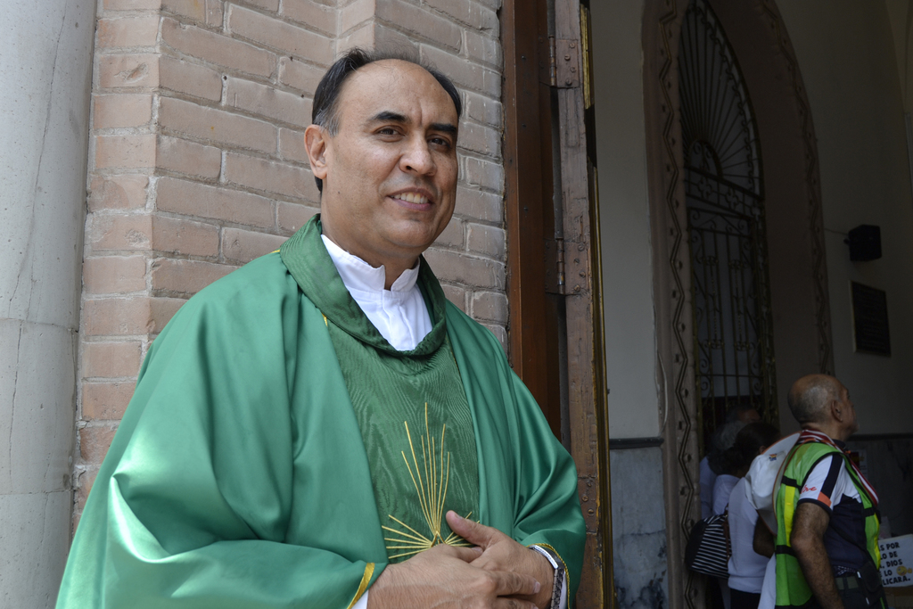 Obispo de Gómez Palacio ratifica al padre Julio Carrillo como vicario general de la diócesis. (EL SIGLO DE TORREÓN)