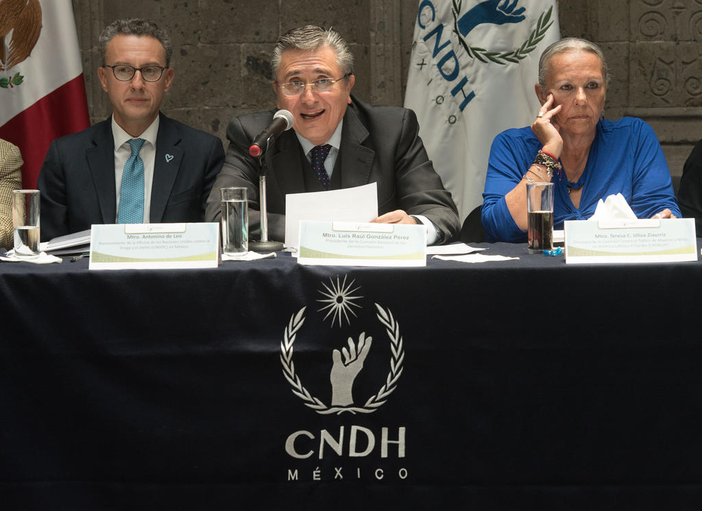 la CNDH promovió un recurso de inconstitucionalidad contra la Ley Federal de Remuneraciones de los Servidores Públicos.

