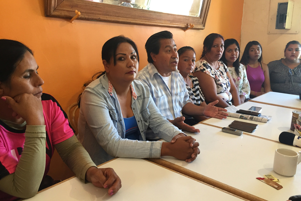 Integrantes de Antorcha Campesina denunciaron públicamente la agresión de que fueron víctimas. (EL SIGLO DE TORREÓN/GUADALUPE MIRANDA)