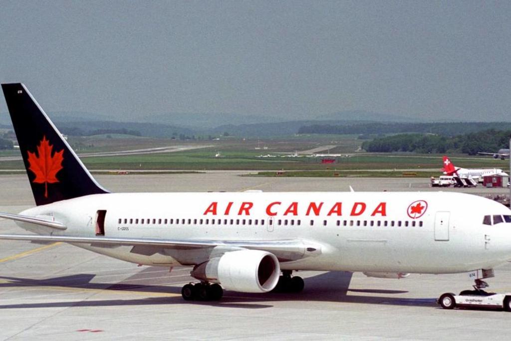 De acuerdo con la cadena de noticias CTV News, el Boeing 777, que aterrizó en el aeropuerto Daniel K Inouye, transportaba 269 pasajeros y 15 tripulantes. (ARCHIVO)